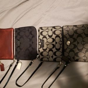 Set of 4 wristlets